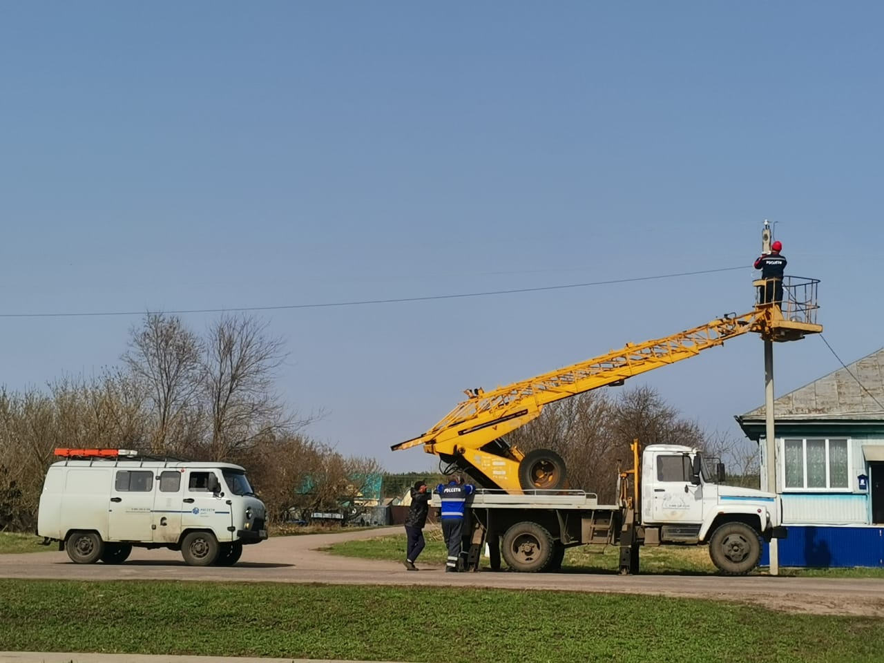 В Русановском сельском поселении произведена замена ламповых уличных светильников на светодиодные..
